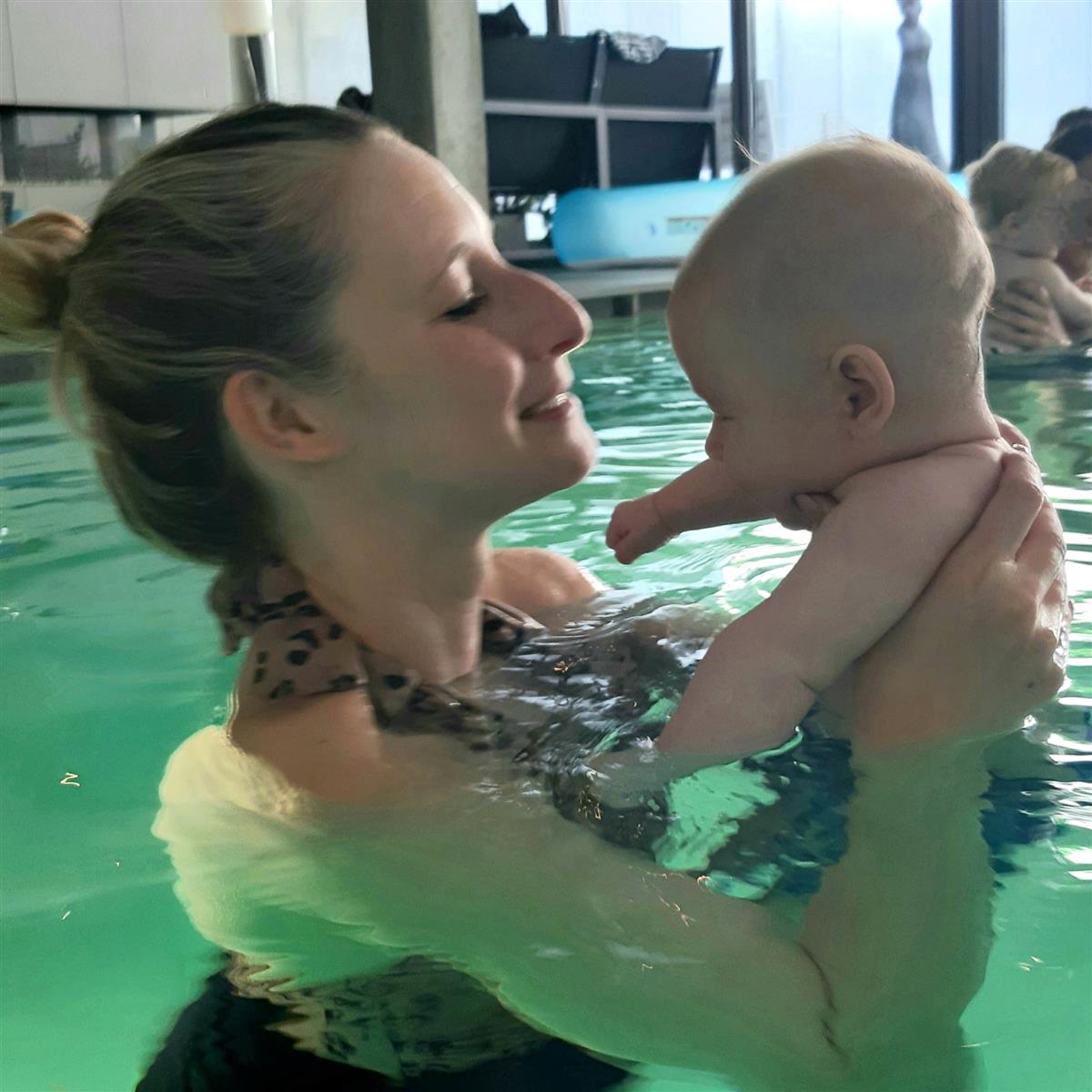 AQUANATAL - POST natale yoga in het water MET BABY - SESSIE zat 14 JUNI 2025 om 10u00 @ DILBEEK